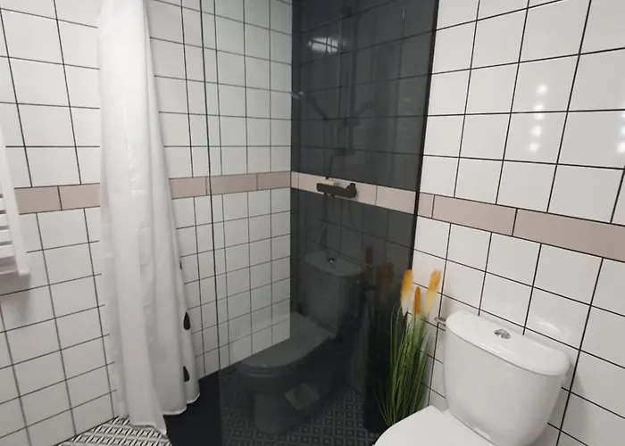 Pod Stromcem Apartman Czernica